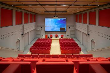 Projektor-Installationspaket für große Räume, Auditorien oder Theater